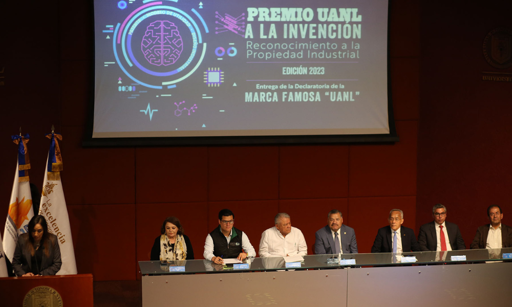 UANL premia a docentes y alumnos por su labor innovadora en el ámbito científico y tecnológico