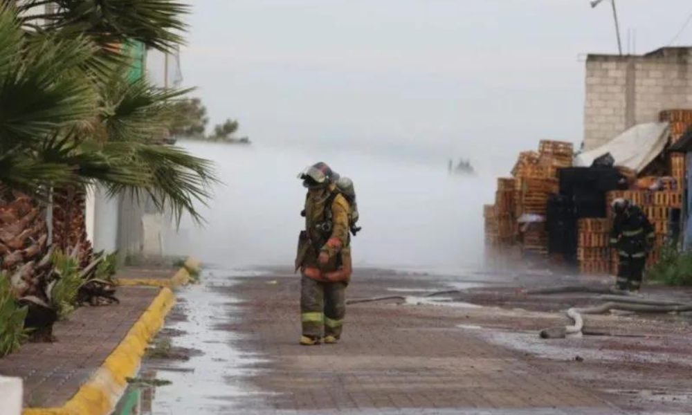 Desalojan a 30 habitantes en Puebla por fuga de sustancia tóxica