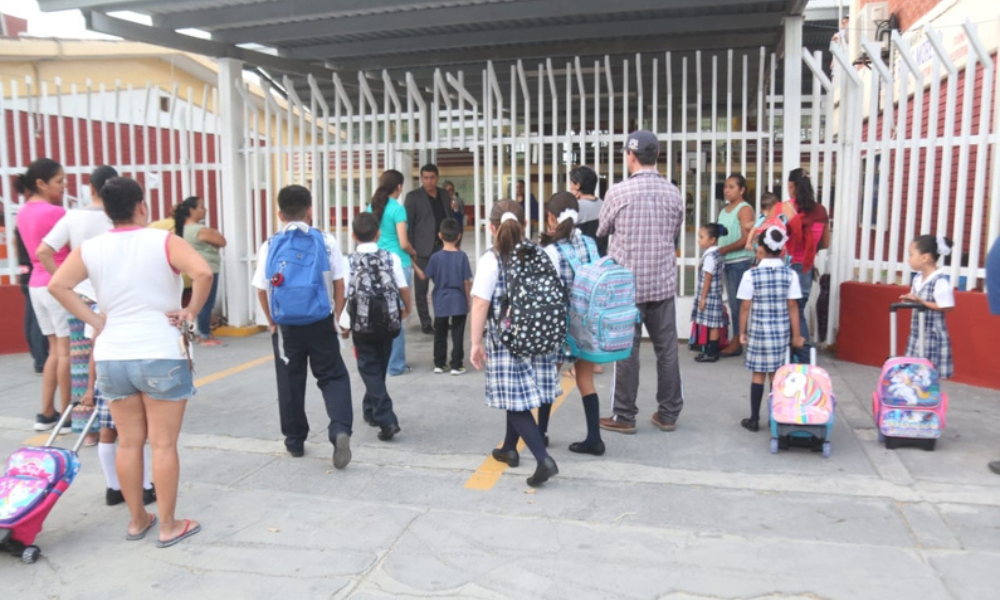 Inicia el nuevo ciclo escolar en Nuevo León con emoción y expectativas