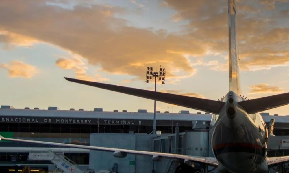 Acciones de grupos aeroportuarios mexicanos se desploman tras cambios en régimen tarifario