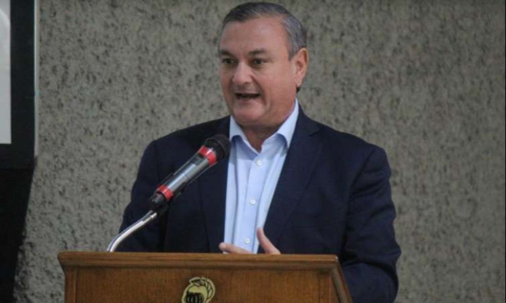 Diputado Héctor García busca mejorar condiciones en áreas de hospitales para familiares de pacientes