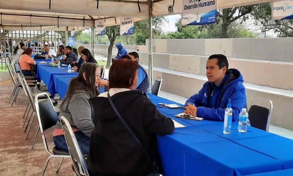 Residentes de Industrias del Vidrio aprovechan servicios diversificados durante brigada municipal