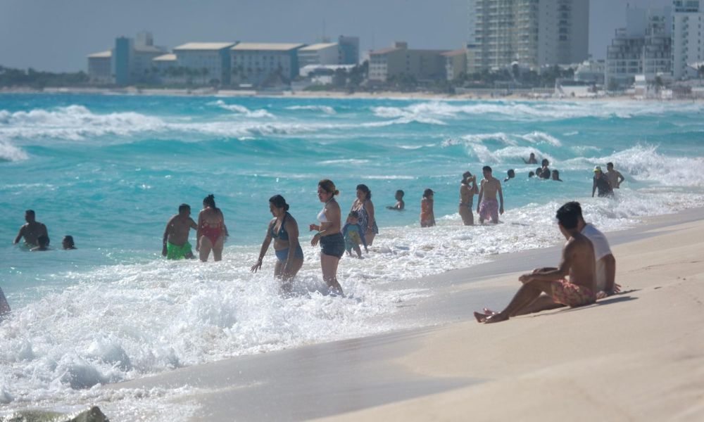 Caribe Mexicano continúa atrayendo a miles de turistas