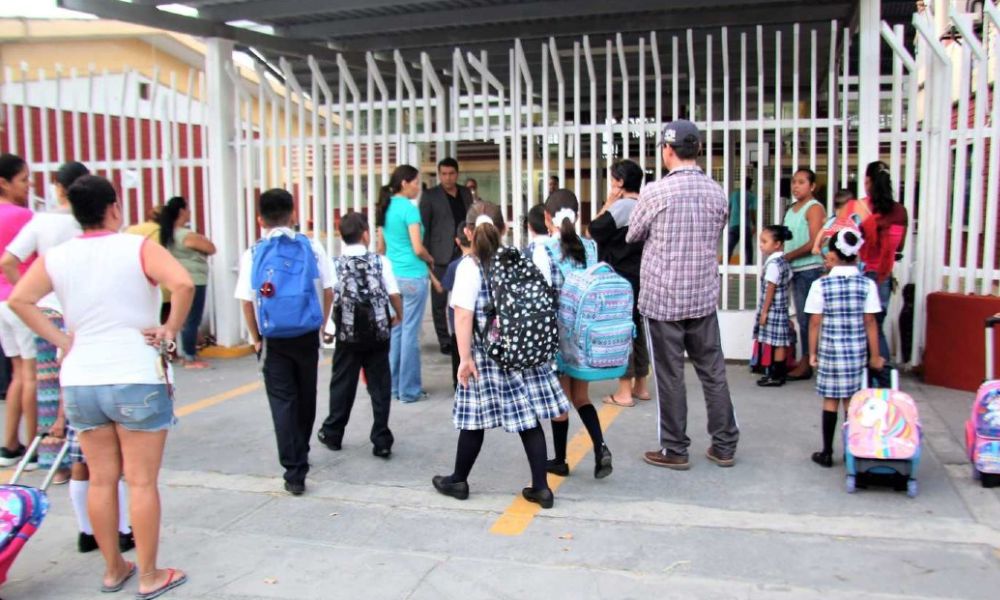 Precauciones en el regreso a clases en Nuevo León por el eclipse solar