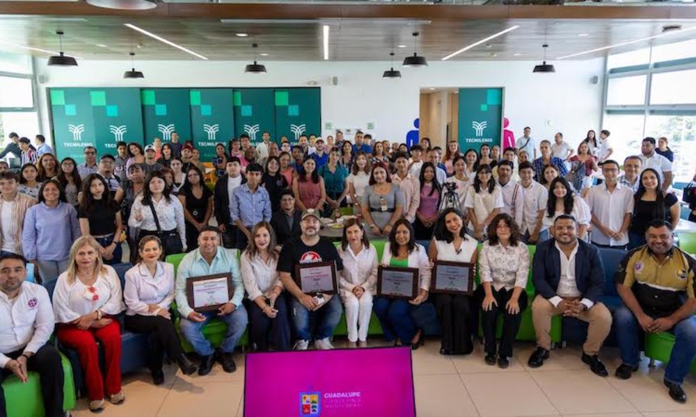 Conferencia “Visión hacia el futuro” motiva a jóvenes destacados en Guadalupe