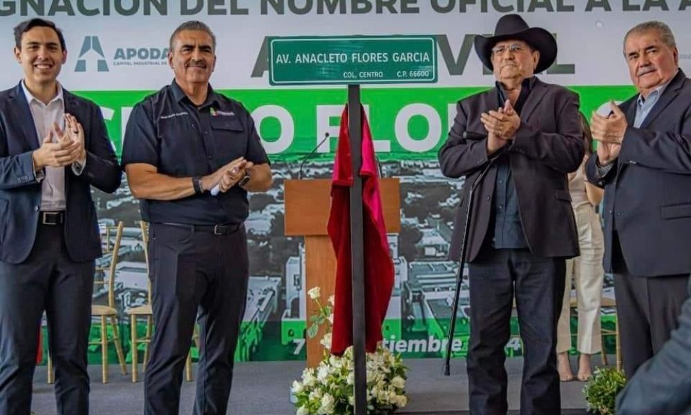 Apodaca honra el legado de Anacleto Flores Elizondo al nombrar avenida en su memoria