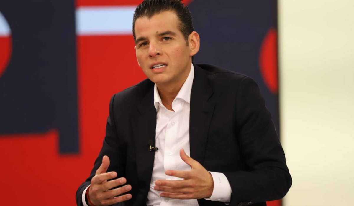 Miguel Flores presenta iniciativa para erradicar discriminación en antros de Nuevo León