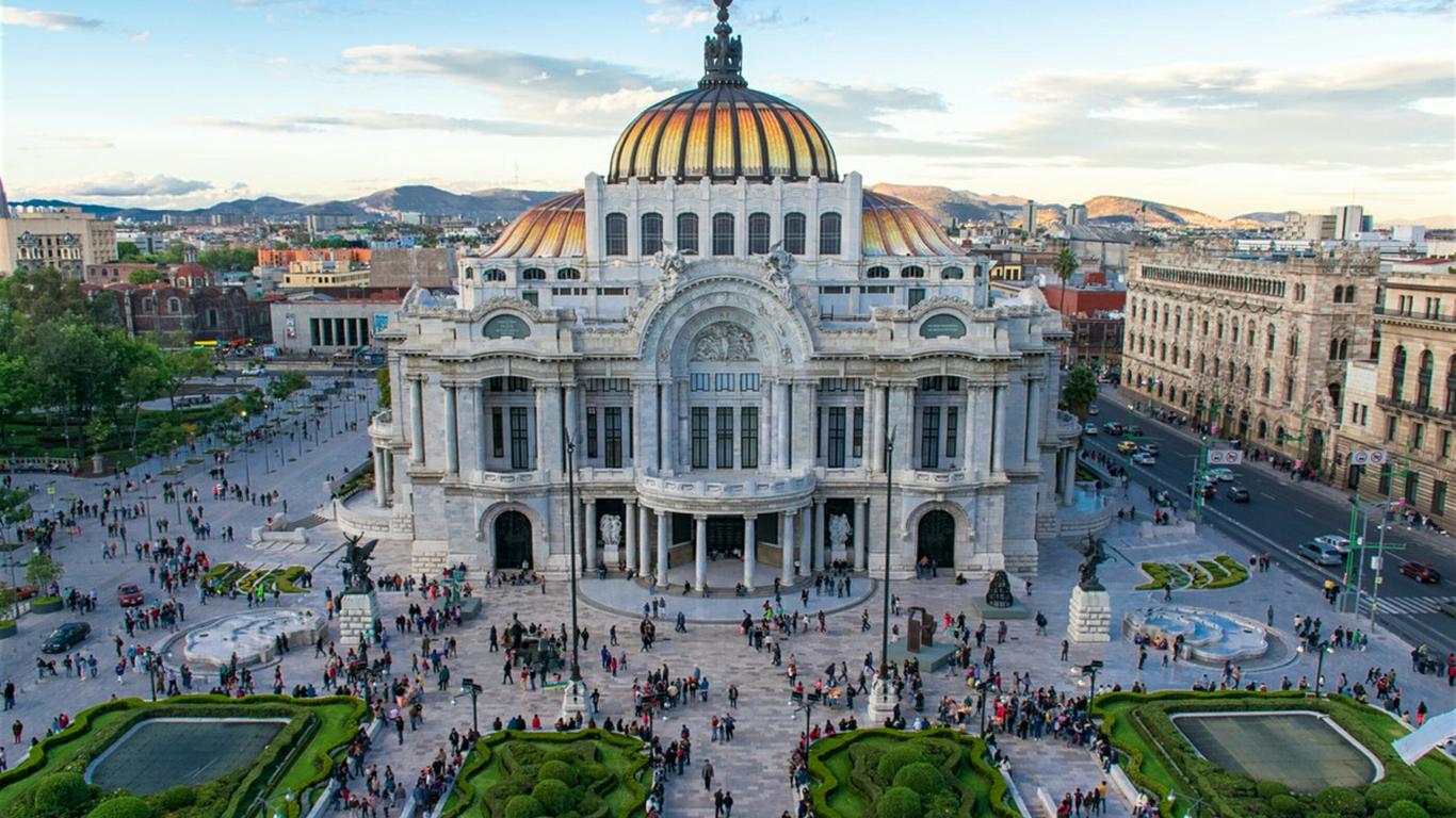 México rompe récords en turismo durante el verano 2025